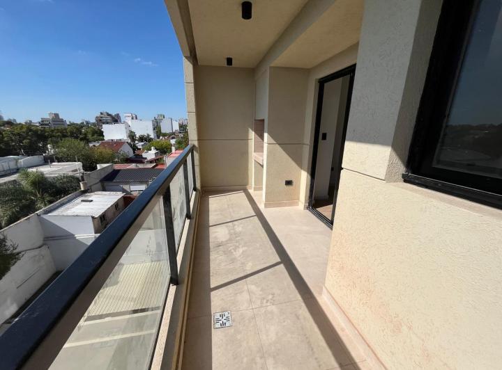 Venta Villa Urquiza 2 ambientes de categoría balcón con parrilla a estrenar. 1