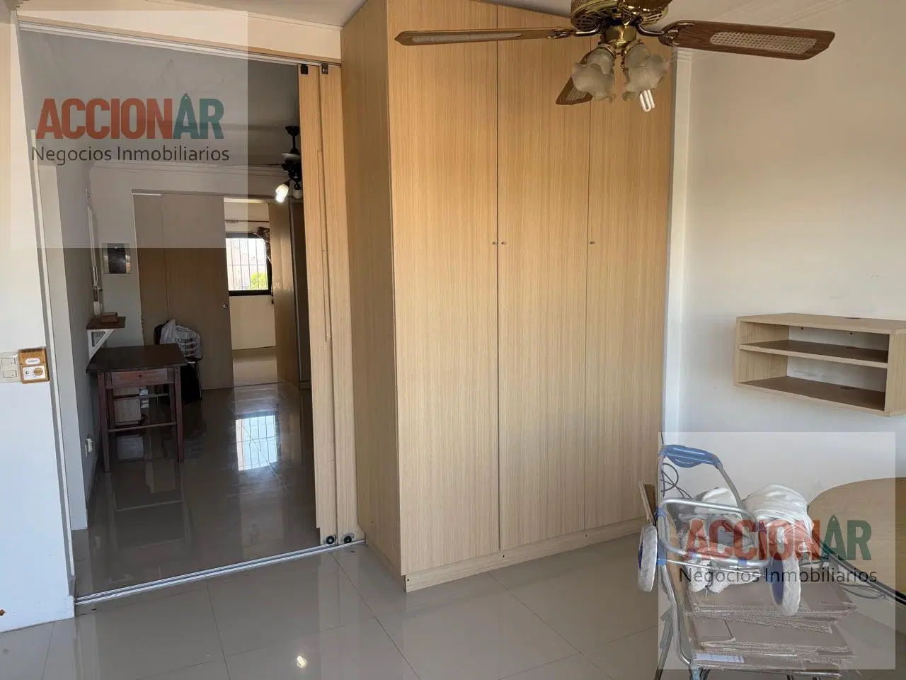 Monoambiente premium con balcón y luz natural en Floresta 4