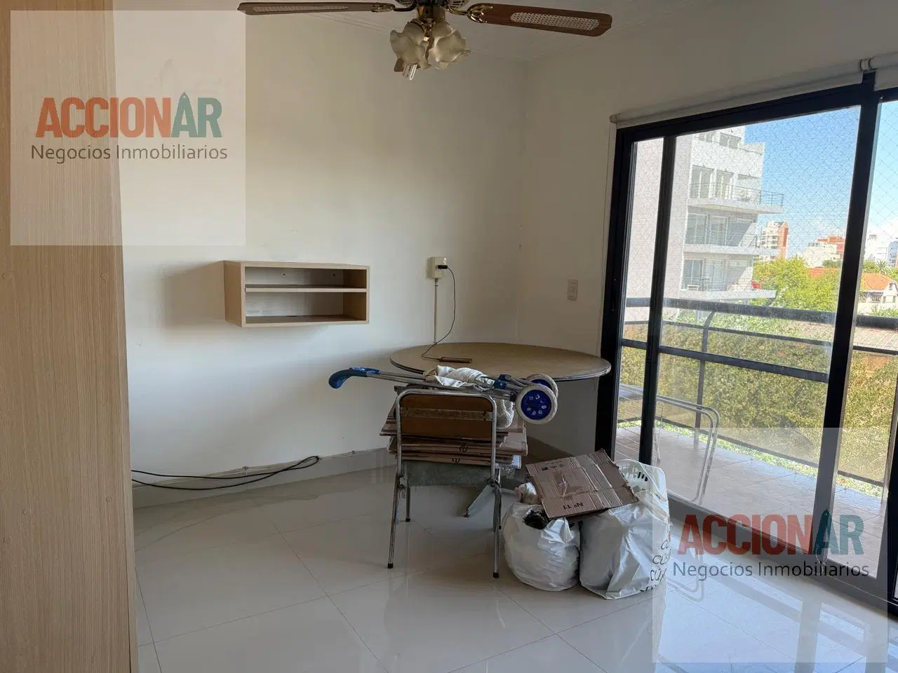 Monoambiente premium con balcón y luz natural en Floresta 1