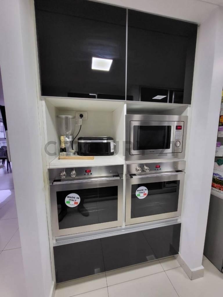 Piso 5 Ambientes + Dep. Servicio + 2 Cocheras 1