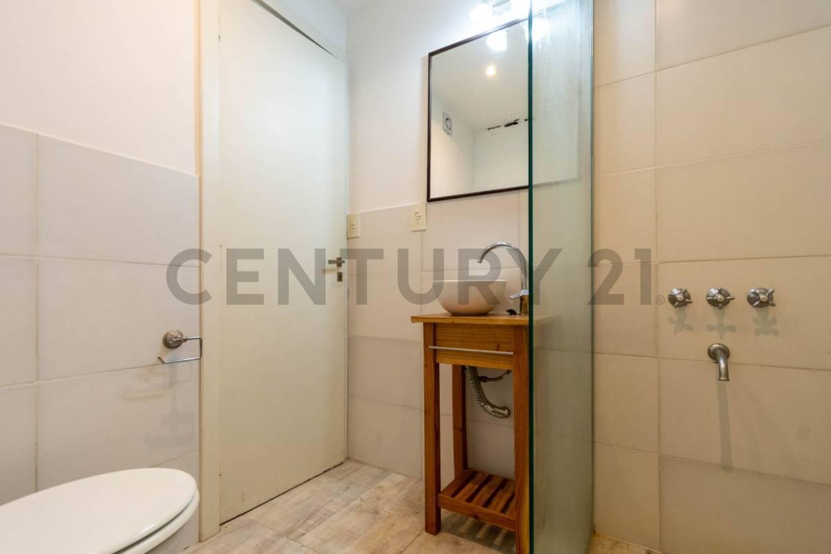 Foto de VENTA DEPARTAMENTO 2 AMBIENTES EN BALVANERA RECICLADO !, imagen 4
