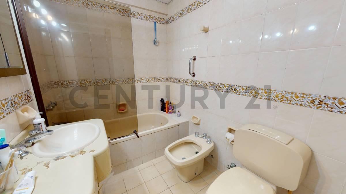 Venta Triplex Frente Al Parque Saavedra 5