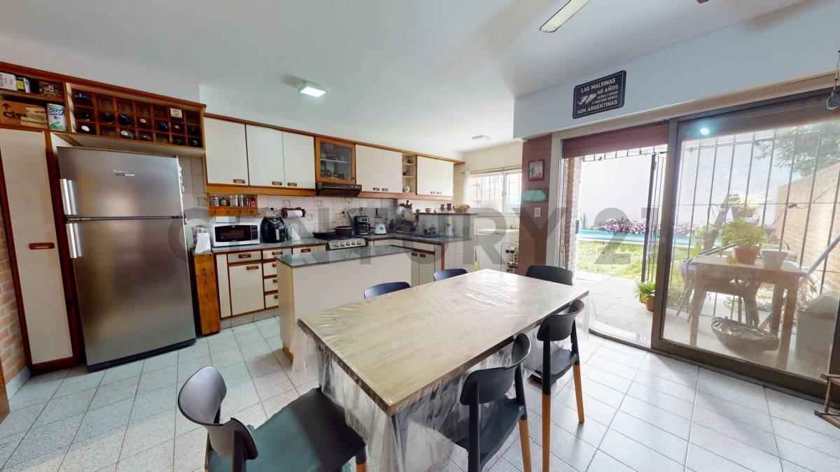 Venta Triplex Frente Al Parque Saavedra 2