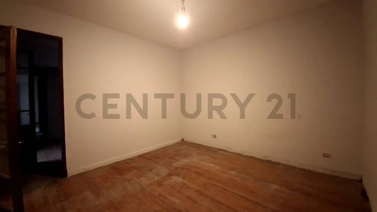 ALQUILER COMERCIAL - CASA EN CABALLITO - EXCELENTE UBICACIÓN 2