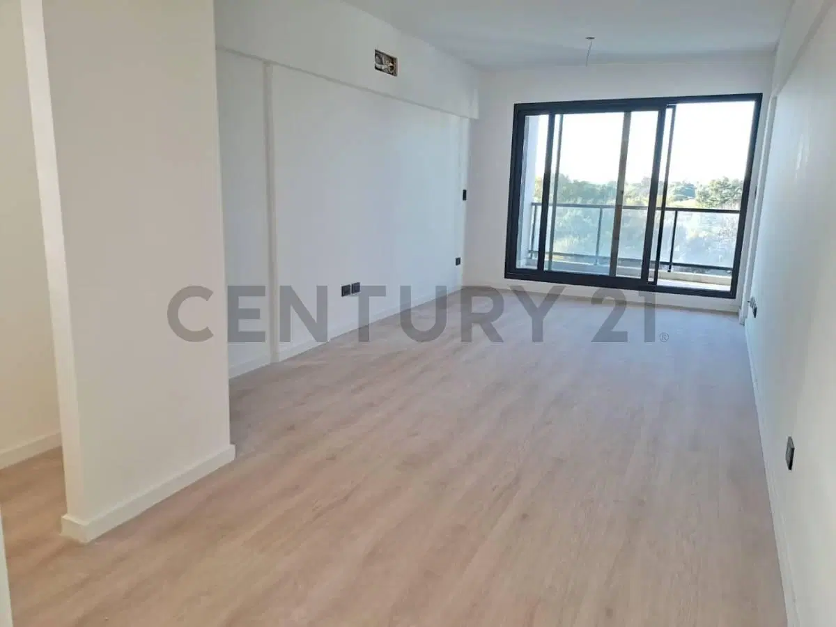 VENTA - HERMOSO MONOAMBIENTE EN SÉPTIMO PISO CON BALCÓN. A ESTRENAR Y CON FINANCIACIÓN 2