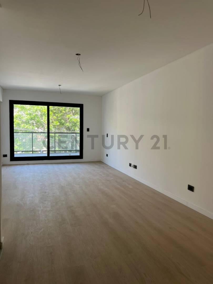 Monoambiente con balcón en venta en Villa del Parque