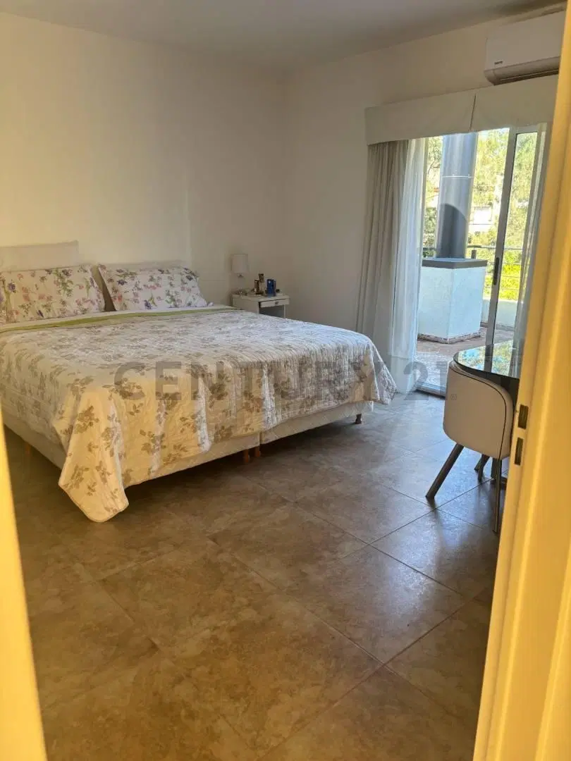 ALQUILER - Casa en alquiler con jardín y piscina 4