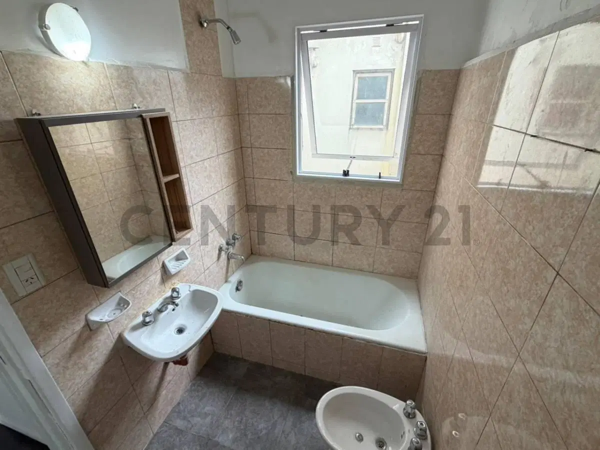 2 AMBIENTES EN ALQUILER CON BALCON - MONSERRAT 4