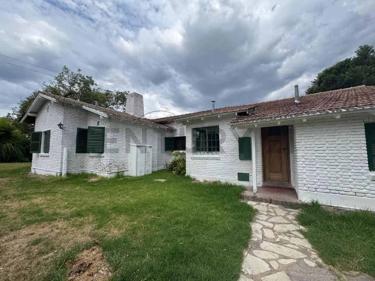 VENTA CASA 8 AMBIENTES BELLA VISTA CON PILETA 4