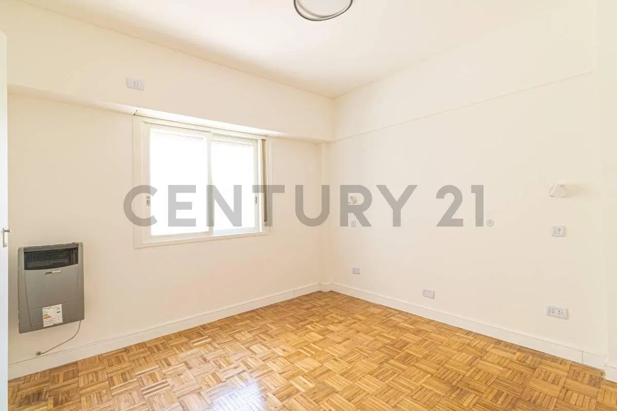 VENTA DEPARTAMENTO 3 AMBIENTES CON COCHERA Y BAULERA 8