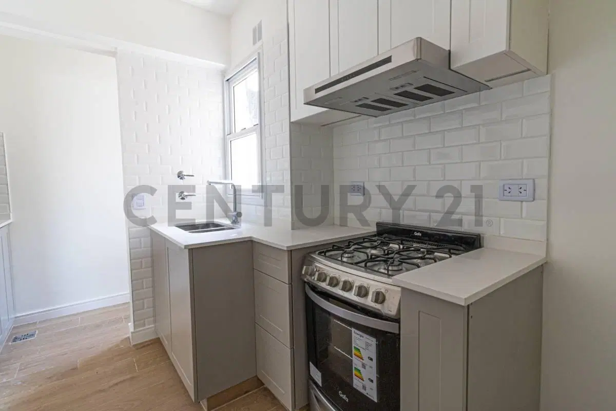 VENTA DEPARTAMENTO 3 AMBIENTES CON COCHERA Y BAULERA 4