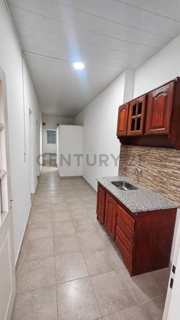 Foto de PH en venta de 6 ambientes con patio en Ciudadela, imagen 3
