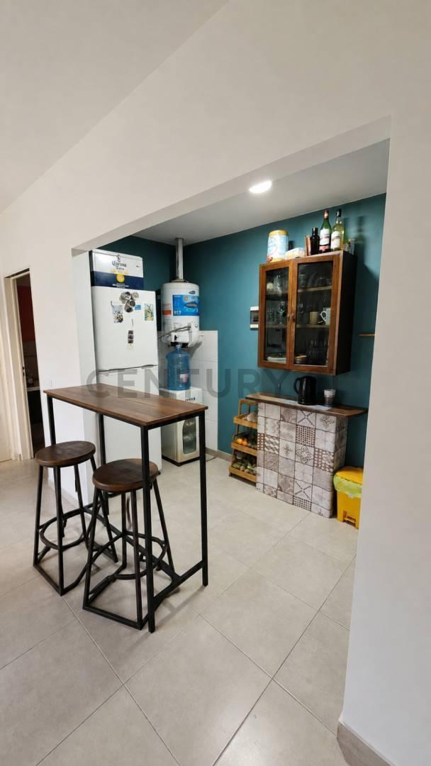 Foto de VENTA - Departamento 2 ambientes con Jardín, Parrilla, Pileta y Cochera, imagen 4