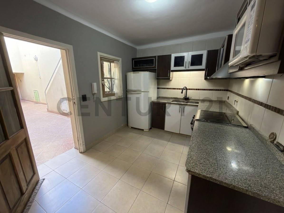 Foto de VENTA - PH 4 AMBIENTES, SIN EXPENSAS CON TERRAZA Y QUINCHO – BOEDO, imagen 4