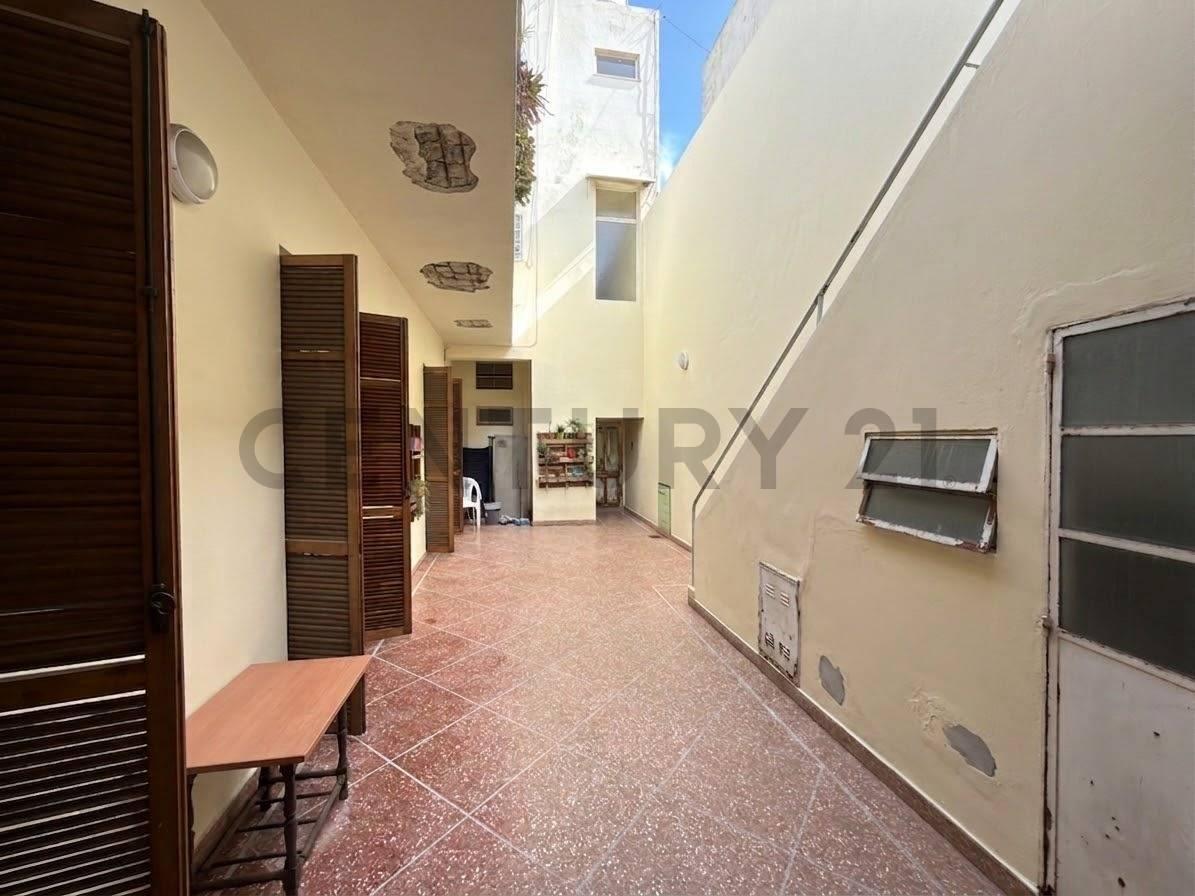 Foto de VENTA - PH 4 AMBIENTES, SIN EXPENSAS CON TERRAZA Y QUINCHO – BOEDO, imagen 1