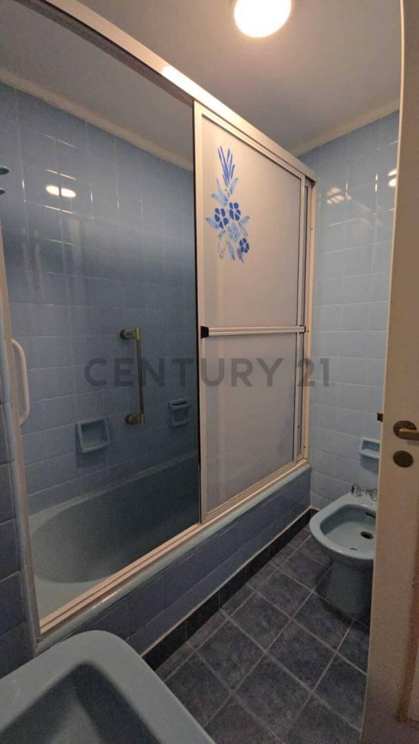 Foto de VENTA - ELEGANTE PISO EN RECOLETA, 4 AMBIENTES CON DEPENDENCIA, imagen 3