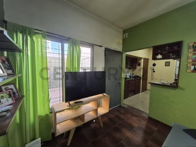 Foto de CASA EN VENTA CUATRO AMBIENTES EN CASTELAR, imagen 3