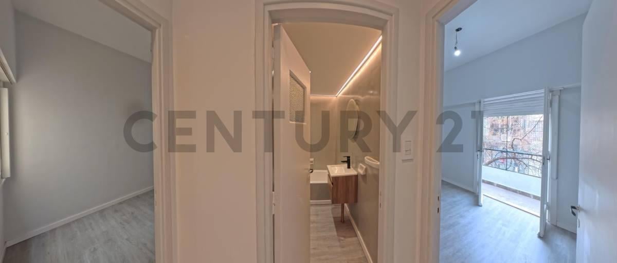 Foto de Venta Departamento Reciclado a Nuevo de 3 Ambientes al Frente — Moldes, imagen 3