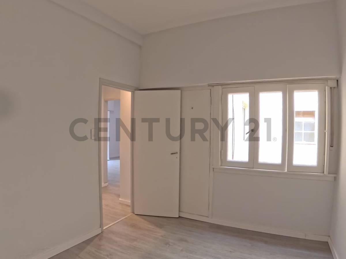 Foto de Venta Departamento Reciclado a Nuevo de 3 Ambientes al Frente — Moldes, imagen 4