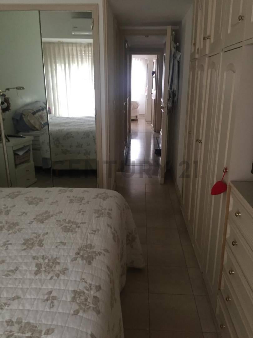 Foto de VENTA - DEPARTAMENTO 4 AMBIENTES CON DEPENDENCIA + COCHERA FIJA +, imagen 5