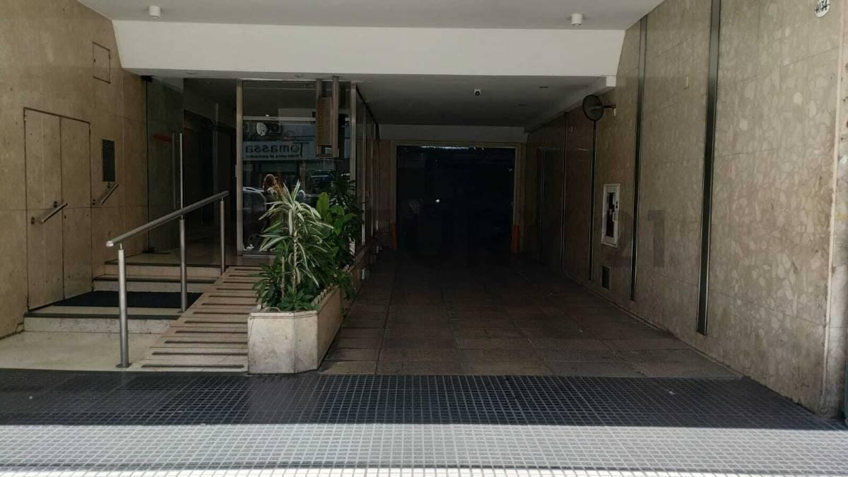 Foto de VENTA COCHERA EN ALMAGRO, imagen 2