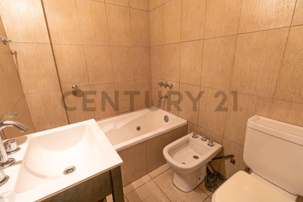 Foto de VENTA PH 4 AMBIENTES LINIERS, imagen 2