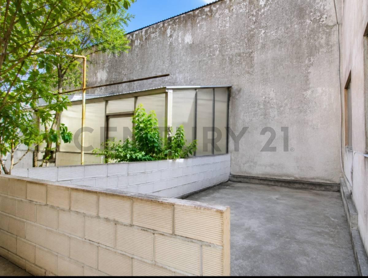 Foto de VENTA - CASA MULTIFAMILIAR DE 7 AMBIENTES EN PARQUE PATRICIOS - IDEAL 3, imagen 1