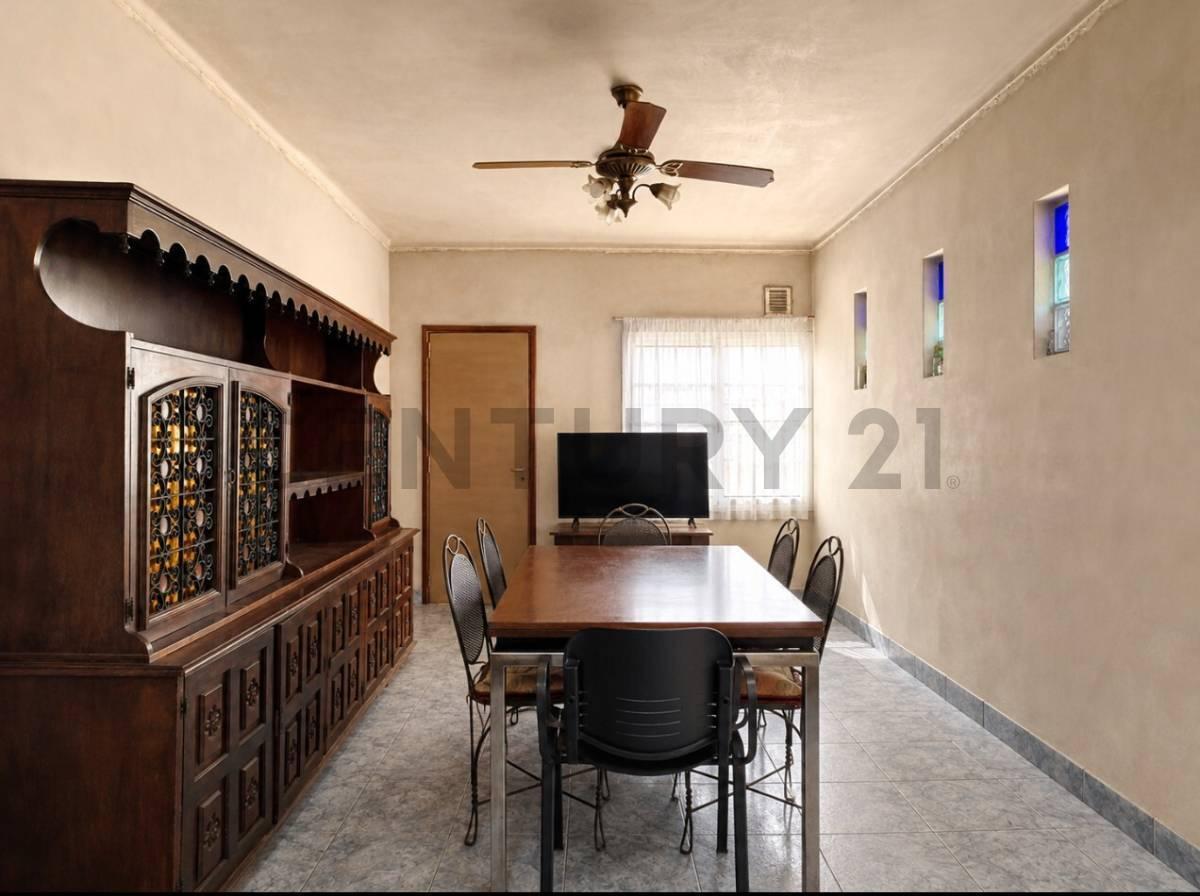 Foto de VENTA - CASA MULTIFAMILIAR DE 7 AMBIENTES EN PARQUE PATRICIOS - IDEAL 3, imagen 2