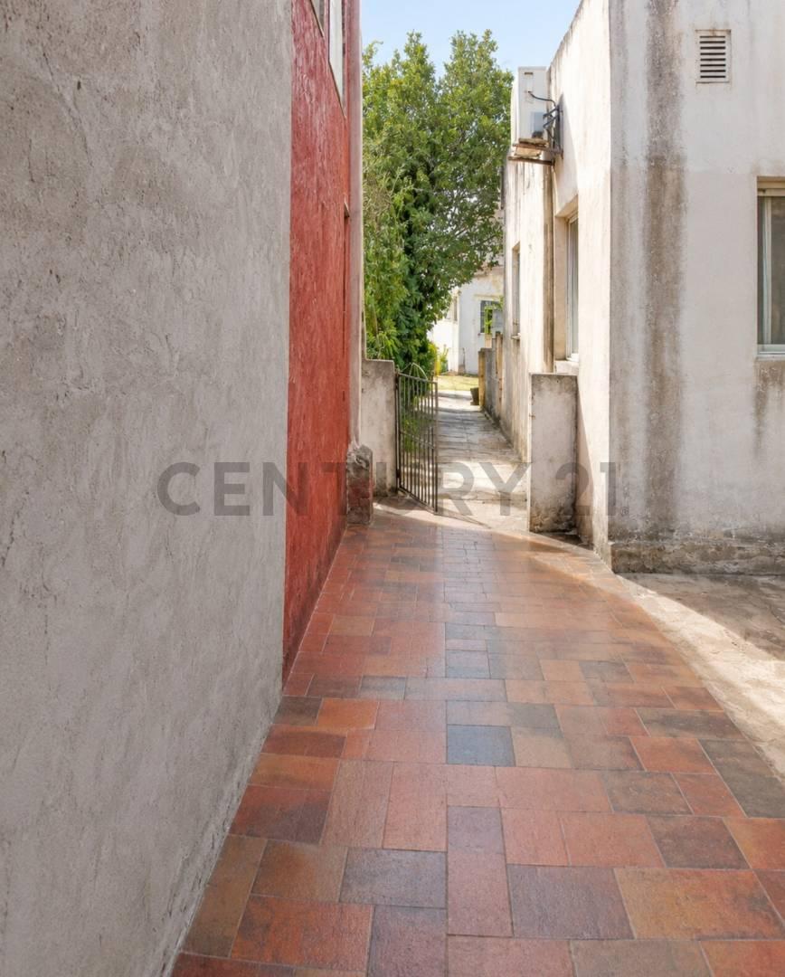 Foto de VENTA - CASA MULTIFAMILIAR DE 7 AMBIENTES EN PARQUE PATRICIOS - IDEAL 3, imagen 3