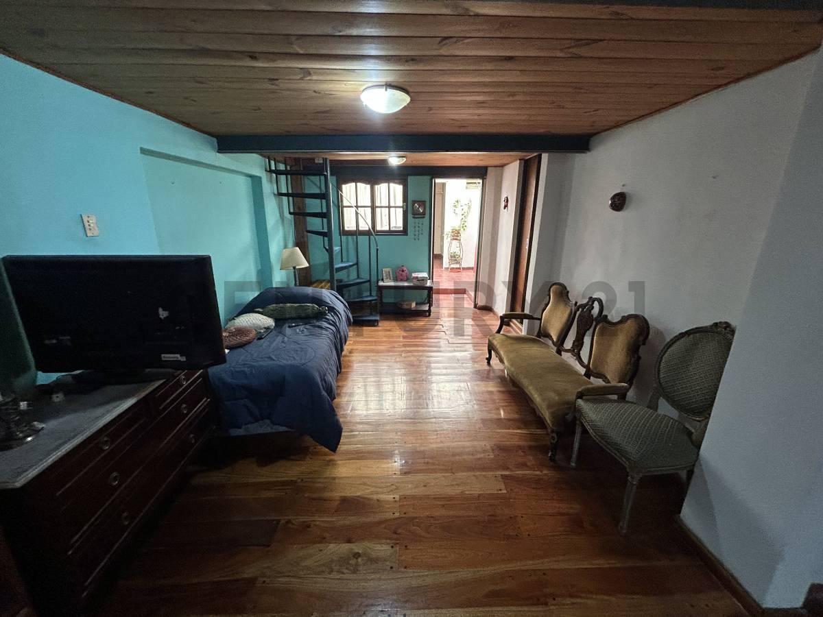 Foto de VENTA DEPARTAMENTO BALVANERA 3 AMBIENTES + ENTREPISO, imagen 2