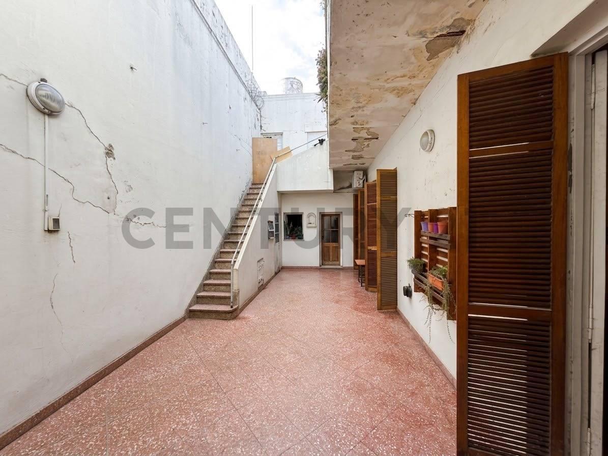 Foto de VENTA - PH 4 AMBIENTES, SIN EXPENSAS CON TERRAZA Y QUINCHO – BOEDO, imagen 1