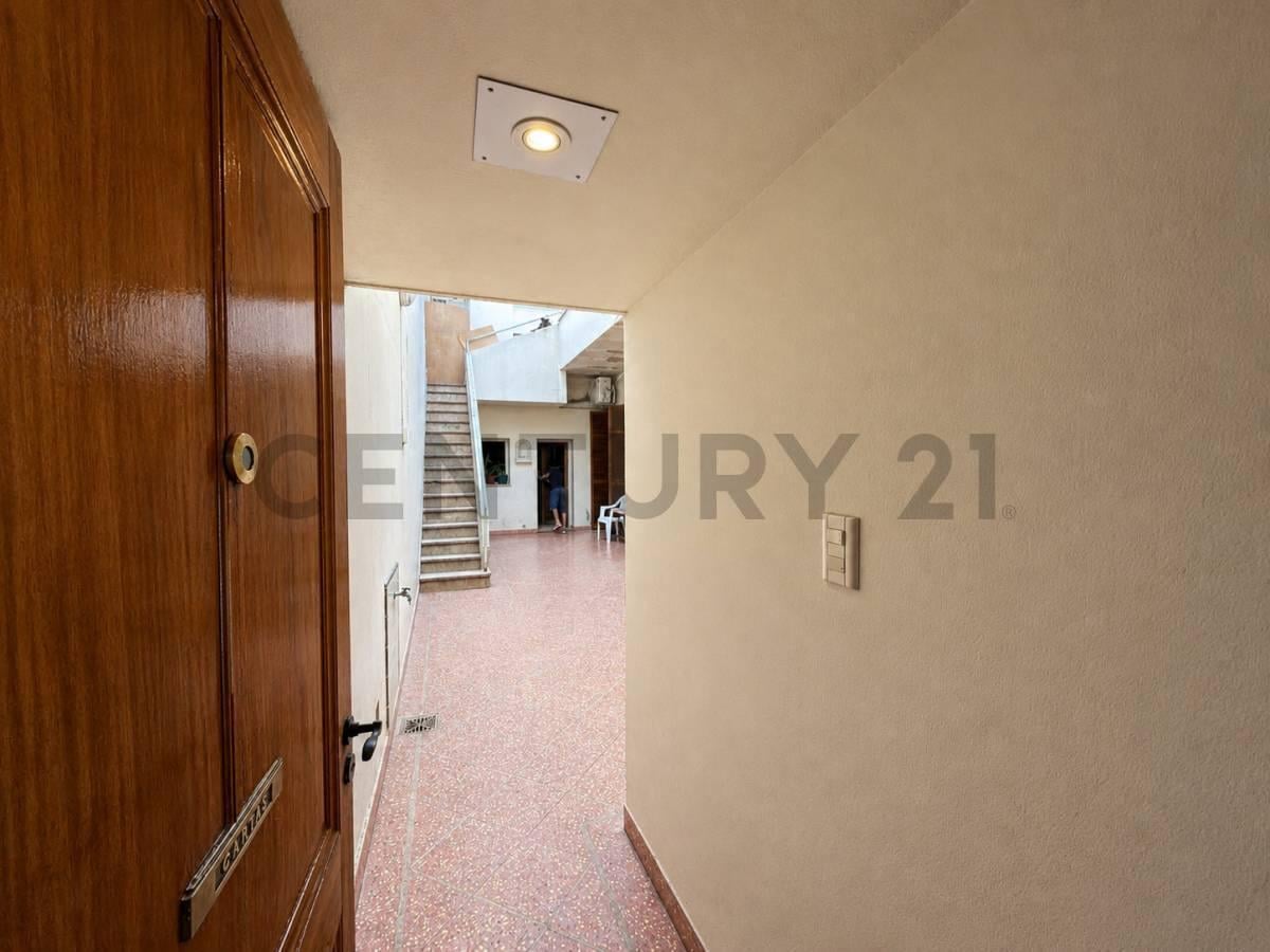 Foto de VENTA - PH 4 AMBIENTES, SIN EXPENSAS CON TERRAZA Y QUINCHO – BOEDO, imagen 2