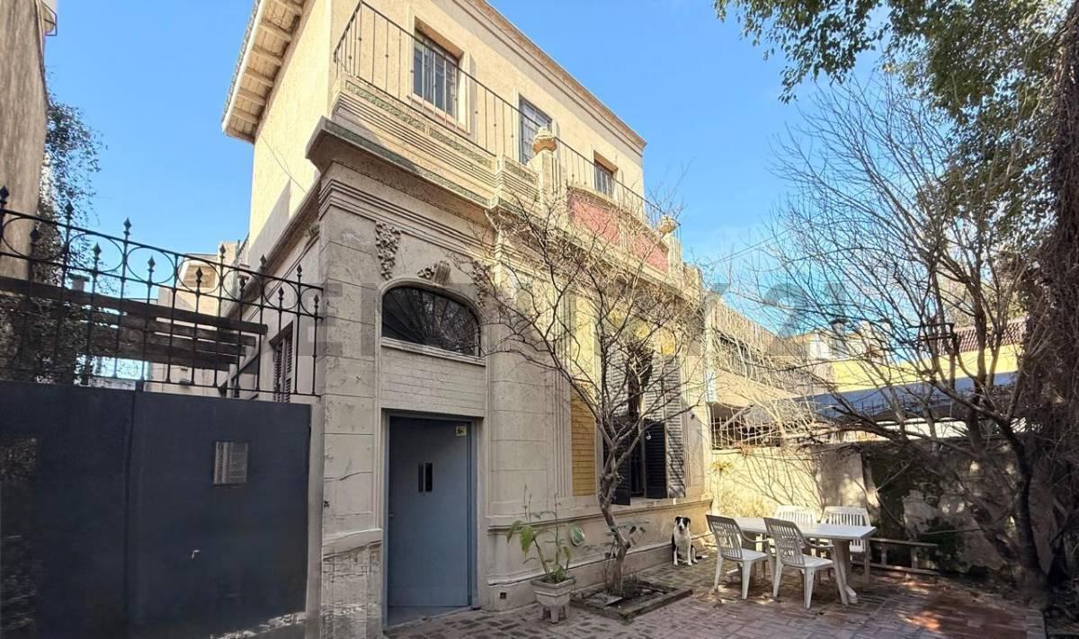 Foto de CASA DE EPOCA CUATRO AMBIENTES CON COCHERA, imagen 3