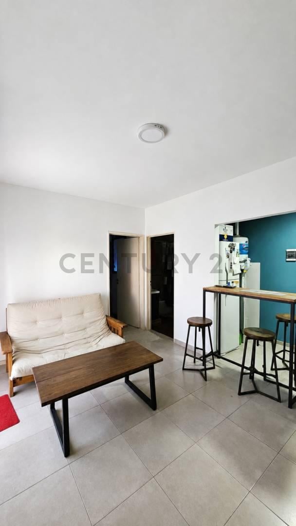 Foto de VENTA - Departamento 2 ambientes con Jardín, Parrilla, Pileta y Cochera, imagen 4