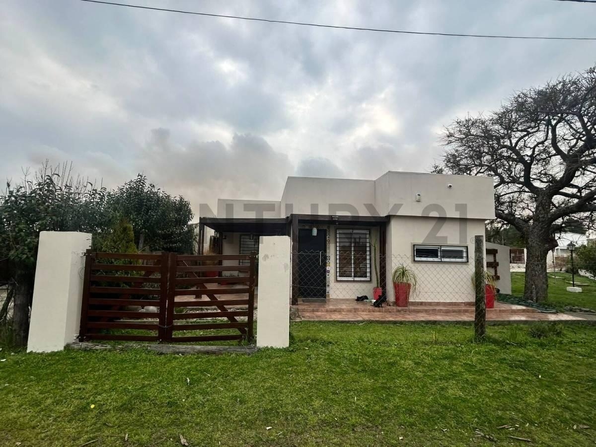 Foto de VENTA - Casa de Fin de Semana con Pileta, Quincho y Parque — Ibicuy, imagen 2