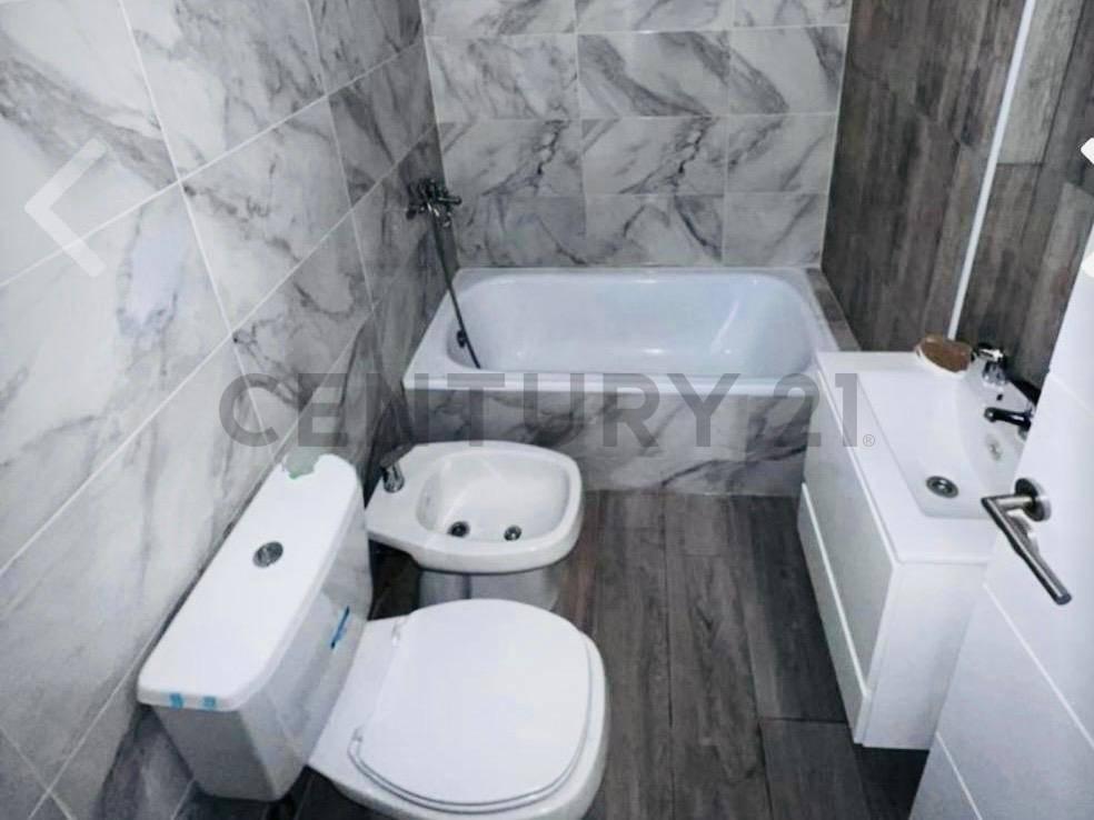 Foto de MONOAMBIENTE DIVISIBLE EN PLANTA BAJA CON PATIO, imagen 2
