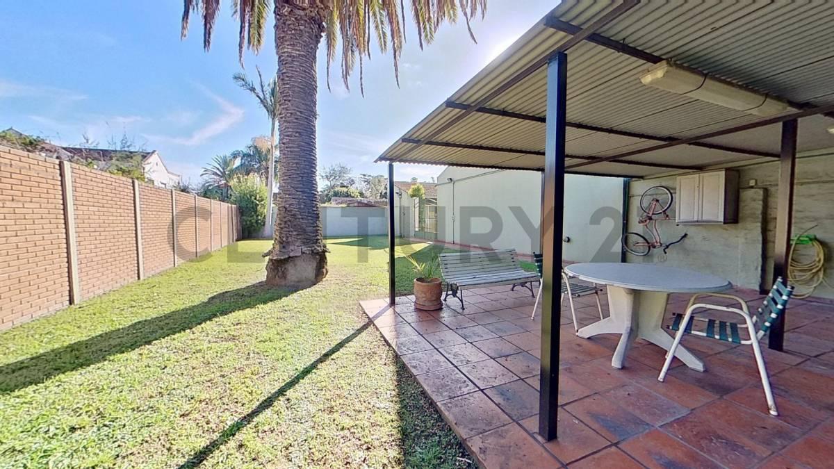 Foto de Venta Casa de 6 ambientes sobre LOTE doble, en Castelar, imagen 1