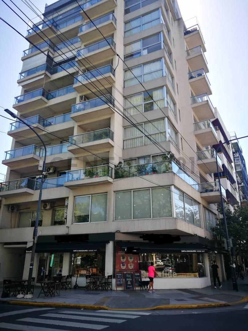 Foto de Esquina de 400 mt2 en venta, Barrio FLores, CABA, imagen 1