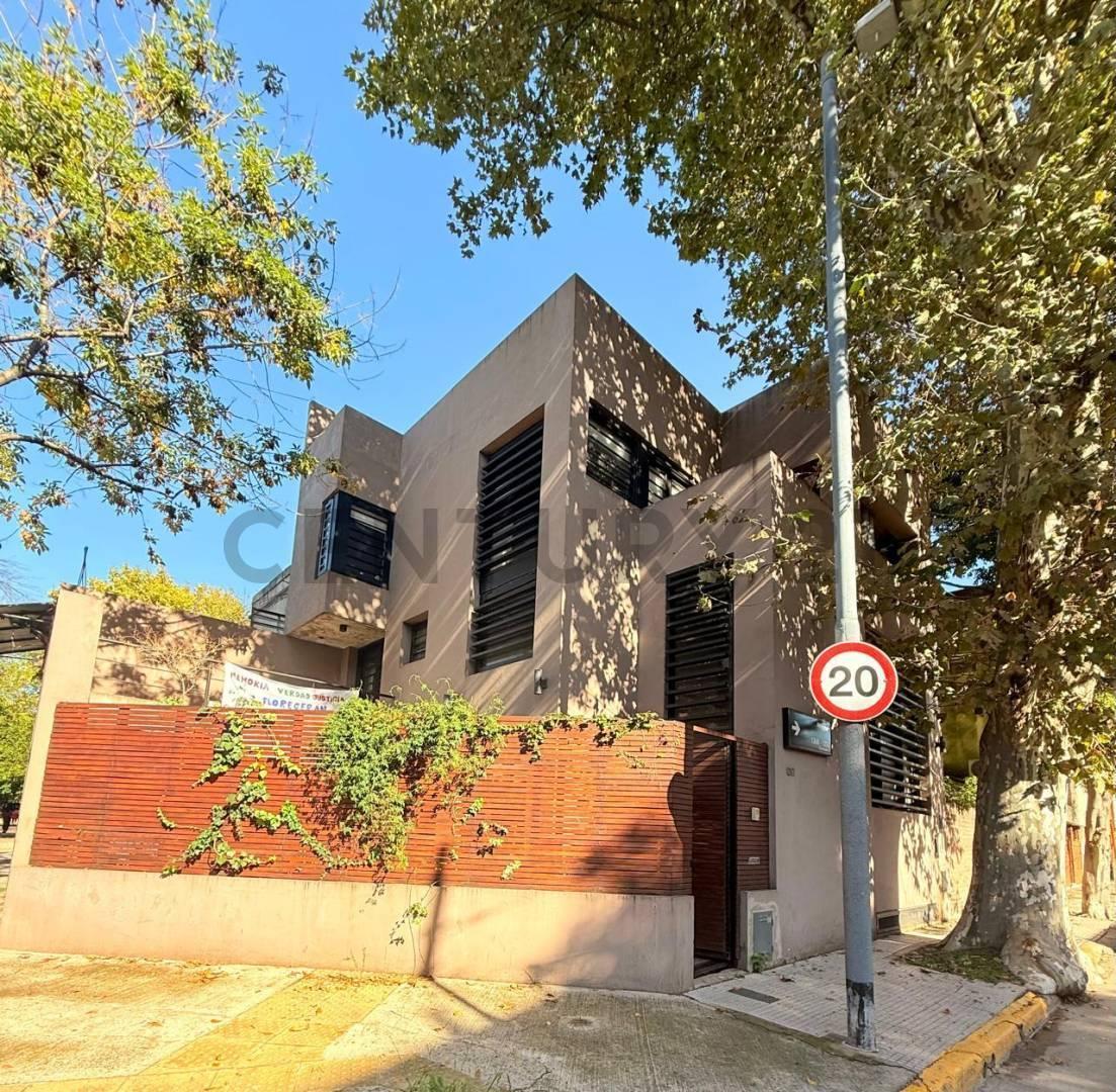 Foto de CASA CINCO AMBIENTES EN VENTA, imagen 2
