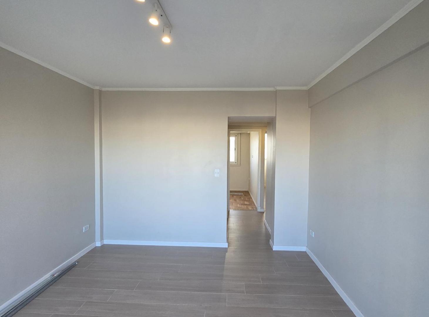 Foto de VENTA 2 AMB RECICLADO PLAZA MITRE, imagen 2