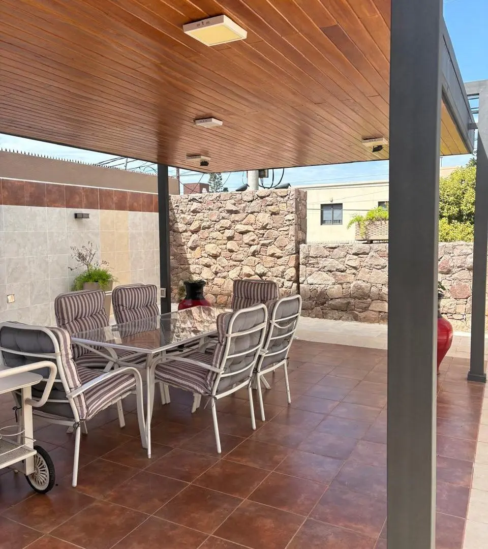 Se alquila casa en Barrio Cofico apta alquiler comercial 4