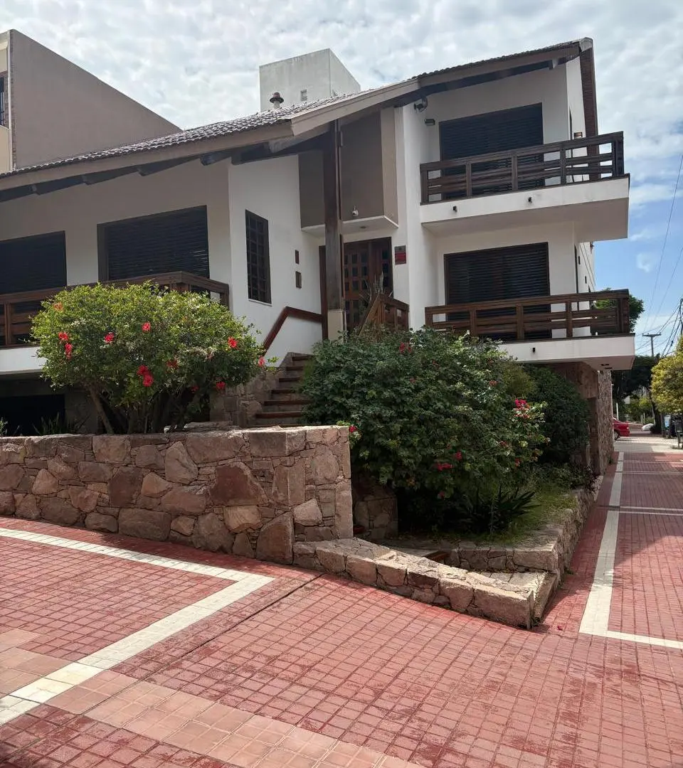 Se alquila casa en Barrio Cofico apta alquiler comercial 2