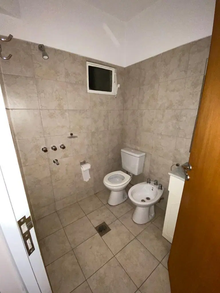 OFICINA SEMIPISO EN VENTA BARRIO CENTRO 4