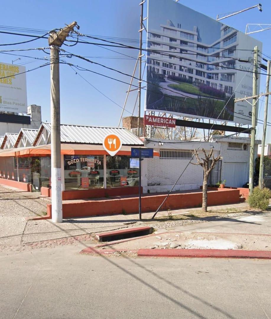 Venta local comercial en Heriberto Martinez esq Recta Martinolli