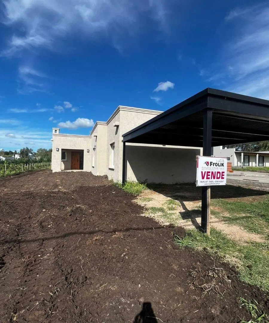 Casa en Venta a estrenar. barrio Chacra 4