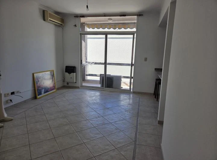 Alquiler Departamento dos Ambientes con cochera y balcón en Villa Urquiza 2