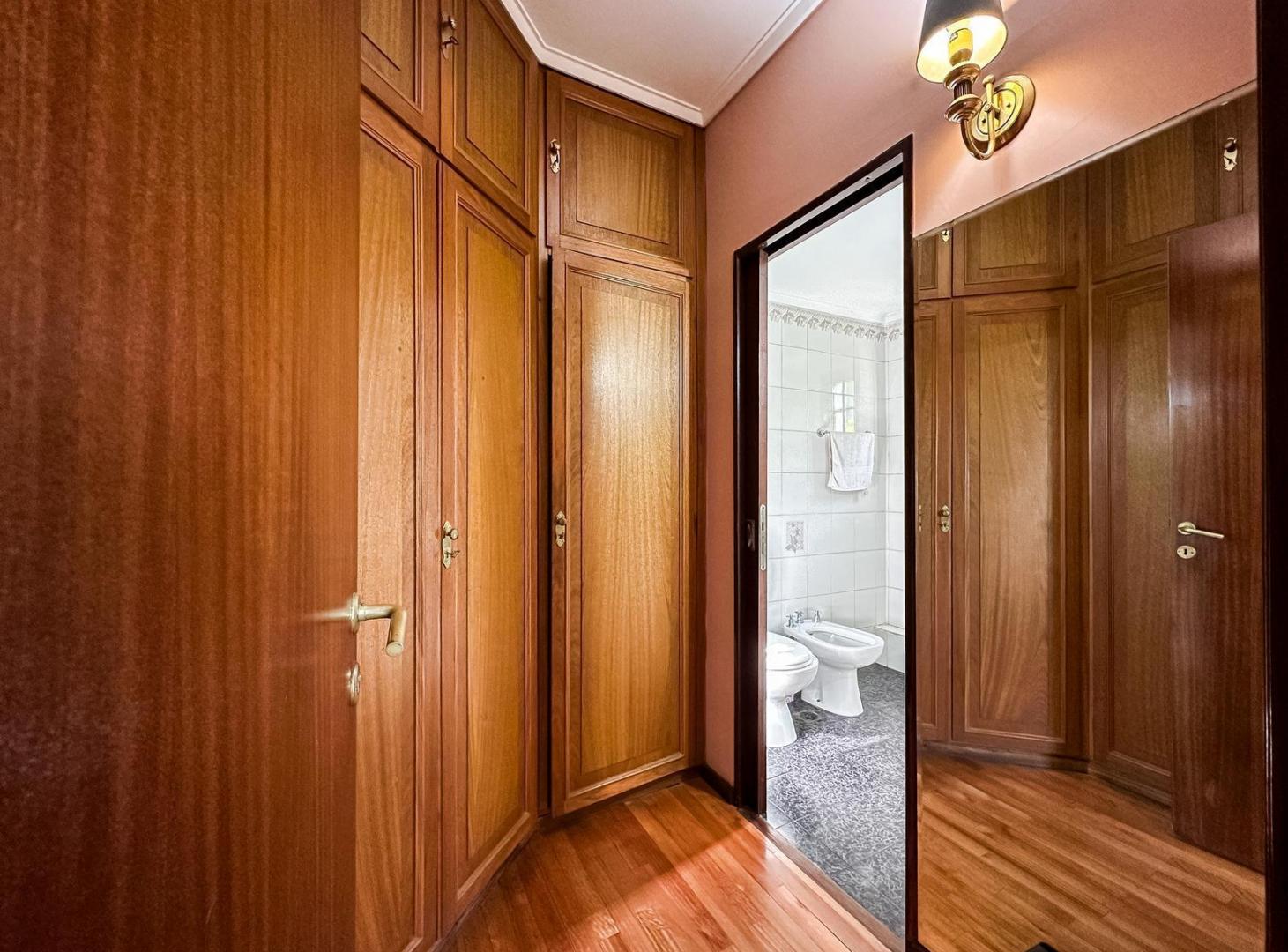 Casa venta en caseros al 1700 Lomas de Zamora
