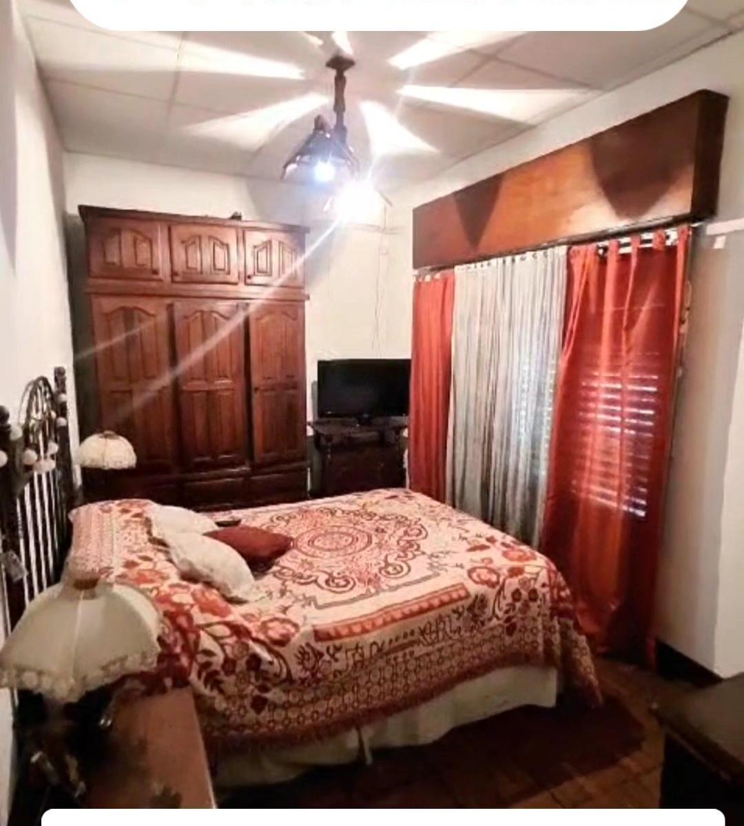 Venta PH en Florencio Varela Sobre Av Senzabello 4