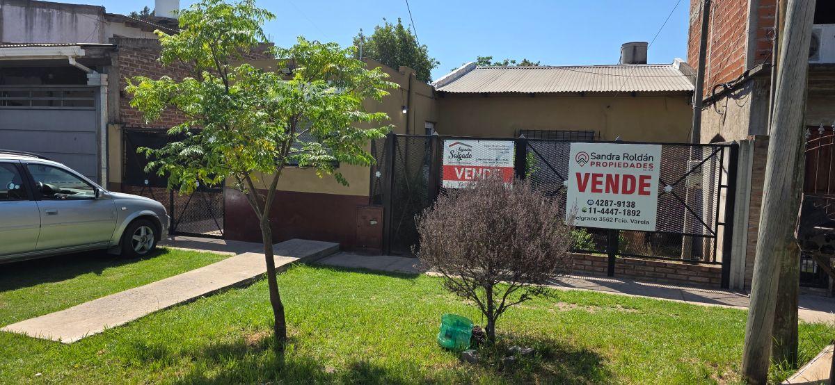 Casa con 2 dormitorios y Local en venta, 200 m² en Zeballos