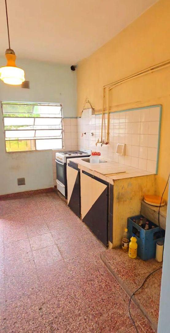 Foto de OPORTUNIDAD CASA A REFACCIONAR USD 40.000 Casa con 3 dormitorios y 350, imagen 4